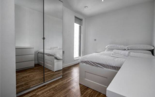 Stunning & Spacious 2BR Apartment in Mediacityuk