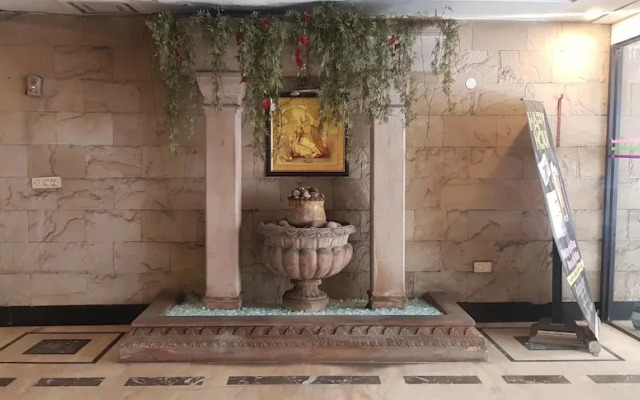 OYO Townhouse 651 Hotel Taksonz