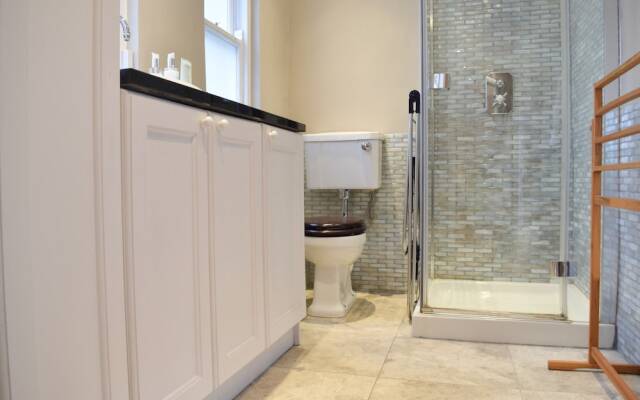 2 Bedroom House in Islington