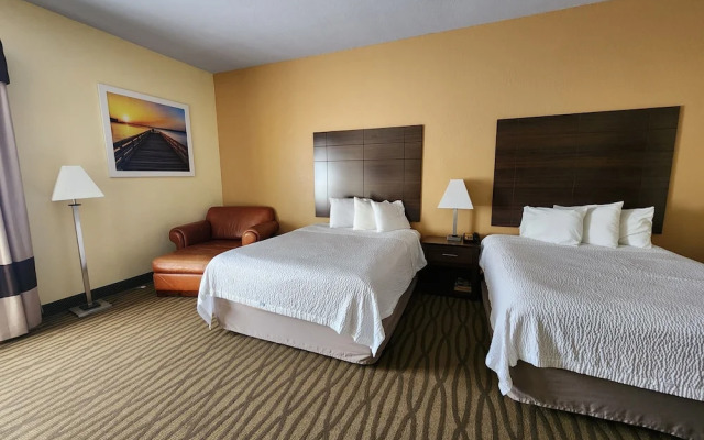 Days Inn & Suites Pasadena