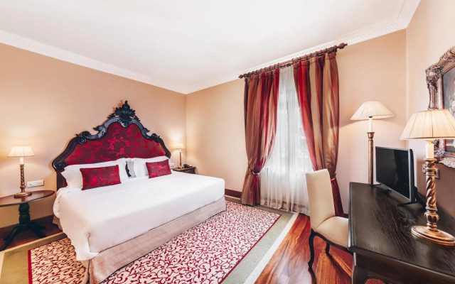 Convento do Espinheiro, Historic Hotel & Spa