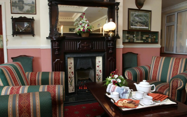 The Rhu Glenn Hotel