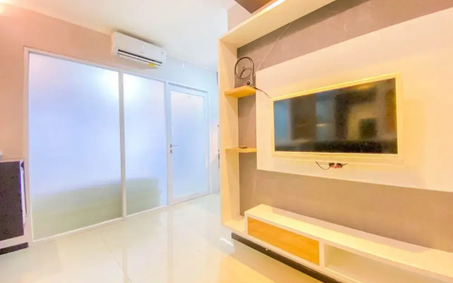 Cozy & Homey 1BR at Gateway Pasteur Apartment