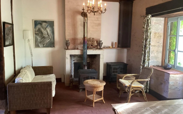 Charming Home by River Allier Hiking Trails