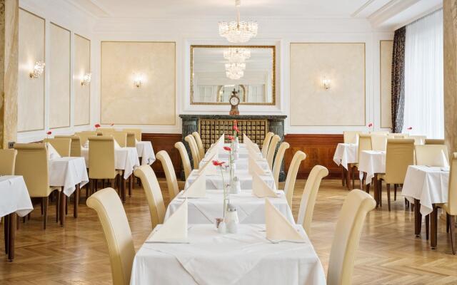 Hotel Astoria Vienna, Curio Collection by Hilton