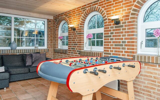 10 Person Holiday Home in Glesborg-by Traum