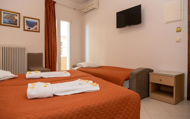 Kronos Hotel