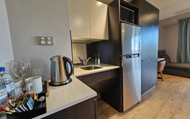 Studio 8 Residences - Adults Only