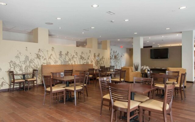 Sleep Inn & Suites Fargo Medical Center