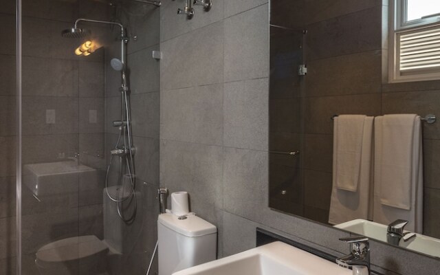 CASAMIA Oceanfront Condo Nilaveli