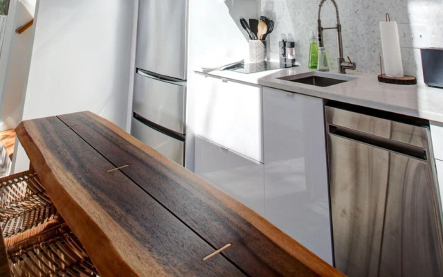 2 bedroom, Woodside Avenue