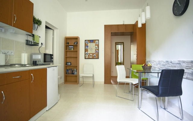 Louisa Apartment