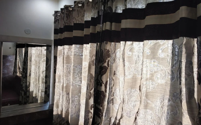 Oyo 24940 Mahadev Inn