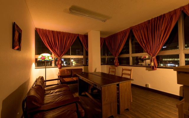 Almas Guest House - Hostel