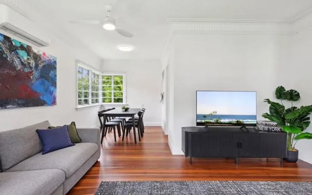 Spacious 3-bed Home in Morningside With Backyard