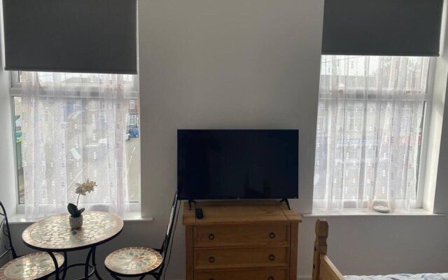 Charming 1-bed Studio in Coventry