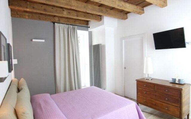 Residenza San Vitale 27 Suite Home