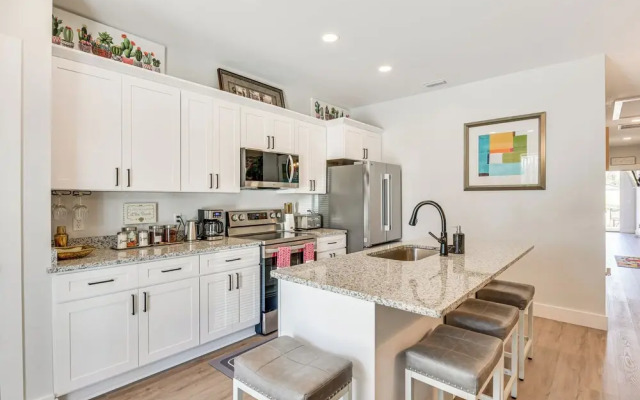 2 Mi to Gulf: Home w/ Sauna, Garden in Panama City