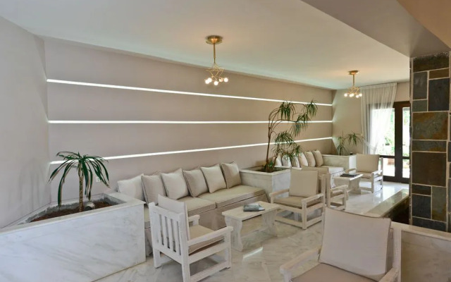 Eva Studios & Apartments