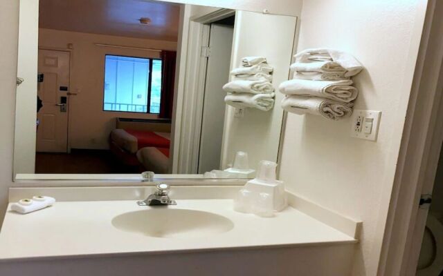 Motel 6 Cleveland East - Macedonia