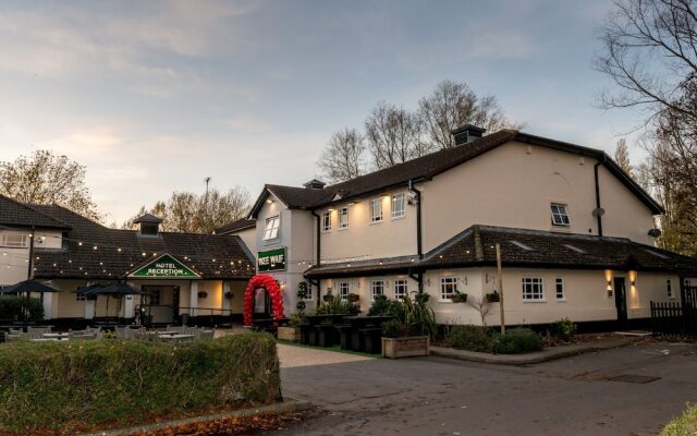 The Wee Waif Reading by Greene King Inns