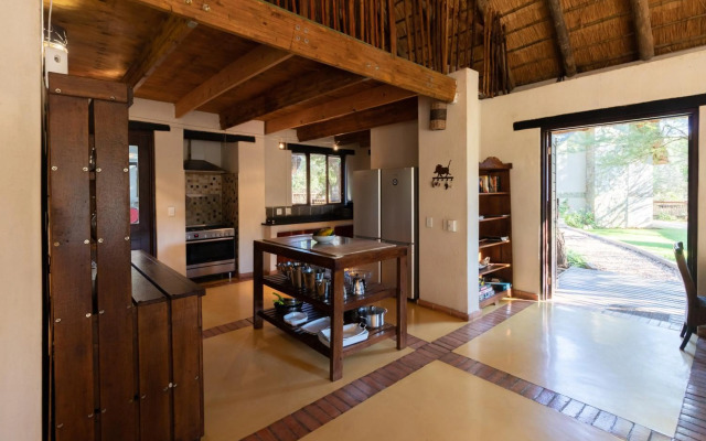 Leopard's Lair Bush Lodge