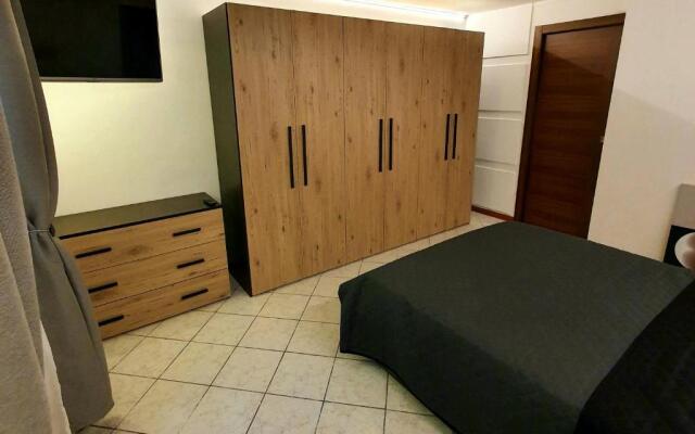 Appartamento Stropea con giardino privato e piscina