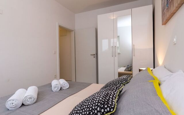 Apartments Adria