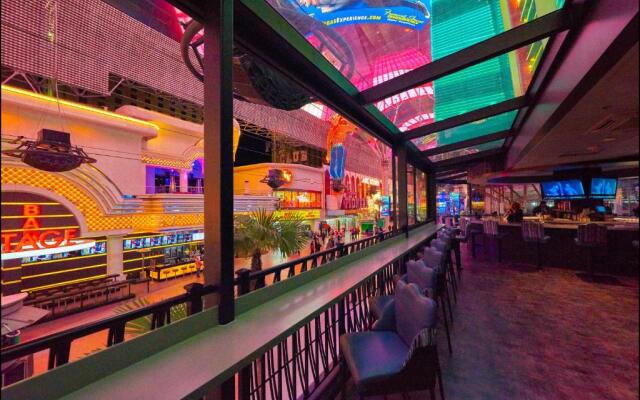Hotel Apache