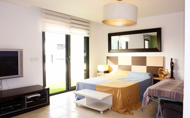 Scenic Villa in Palau Saverdera With Private Swimming Pool