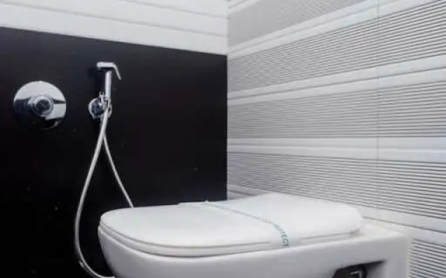 Mahalakshmi Suites By OYO Rooms