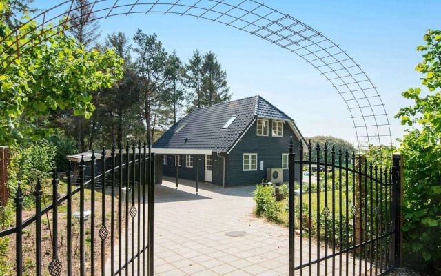 10 Person Holiday Home in Glesborg