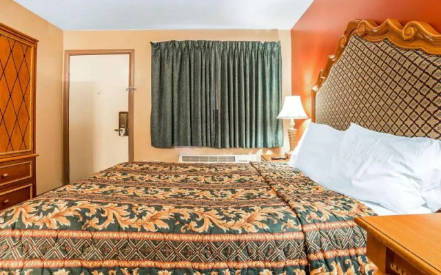 Rodeway Inn & Suites