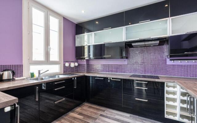 Large 2 Bdrs apartment Down Town - AC