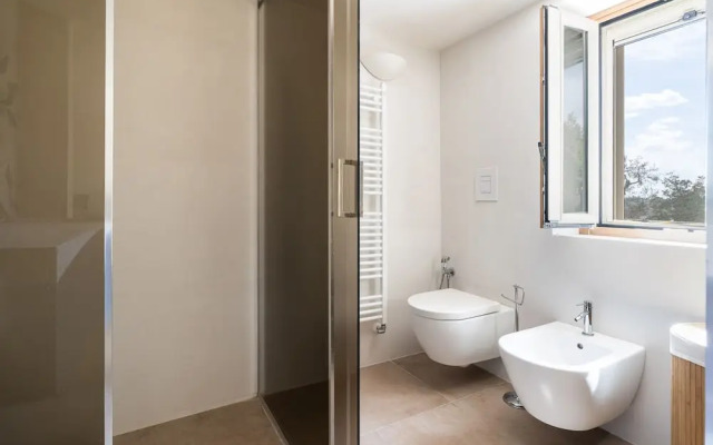 Villa L'Arco in Col with jacuzzi tub