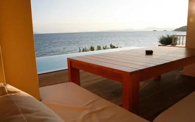 Villa Atokos