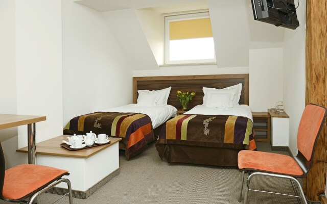 Dwór Kombornia Folwark