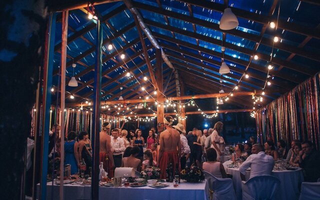 Romantic Country Club