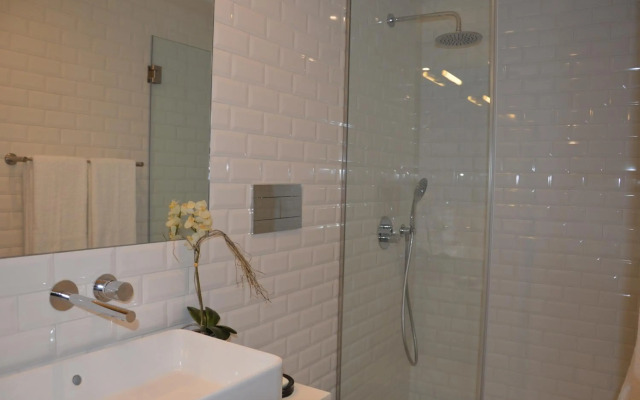 Oporto Like Home IV - Mezzanine