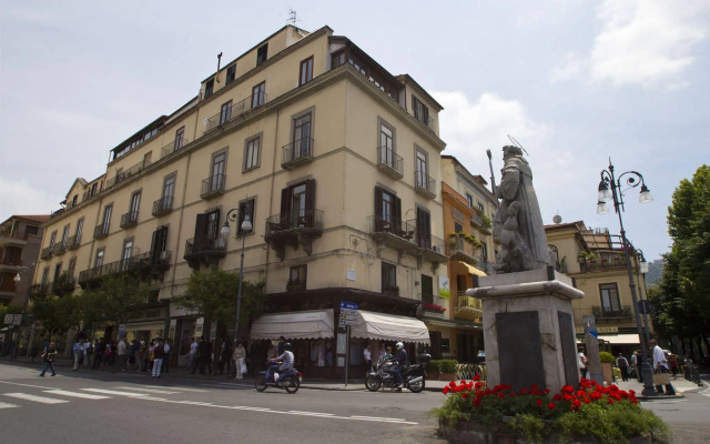 Piazza Tasso B&B Relais