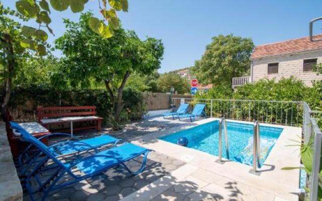 Apartment Sweet Dreams