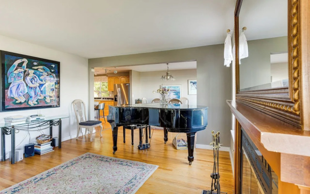 Federal Way Vacation Rental: Bay & Mountain Views!