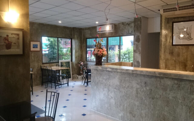 Central Place Hotel