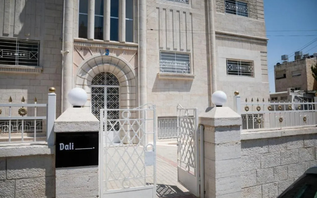 Dali House