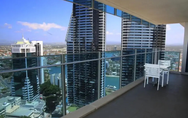 Pelicanstay Surfer Paradise Condo Hotel