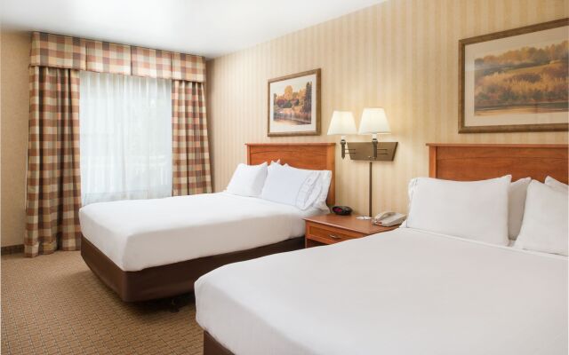 Holiday Inn Express & Suites Interstate 90, an IHG Hotel