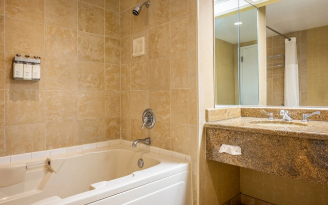 Horseshoe Bossier Casino & Hotel