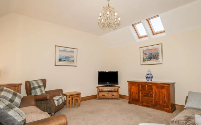 5 Williamston Steading