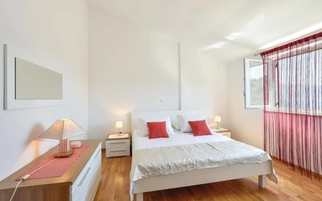 Amazing Home in Postira With 8 Bedrooms, Wifi and Outdoor Swimming Pool