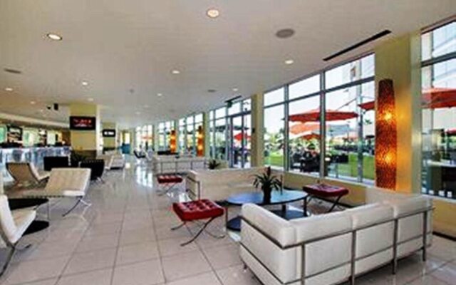 University Plaza Waterfront Hotel